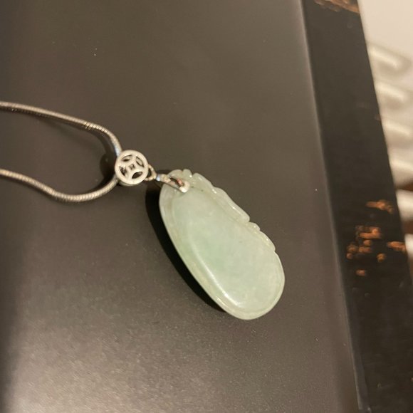 Jade Pendant Necklace - Picture 4 of 4
